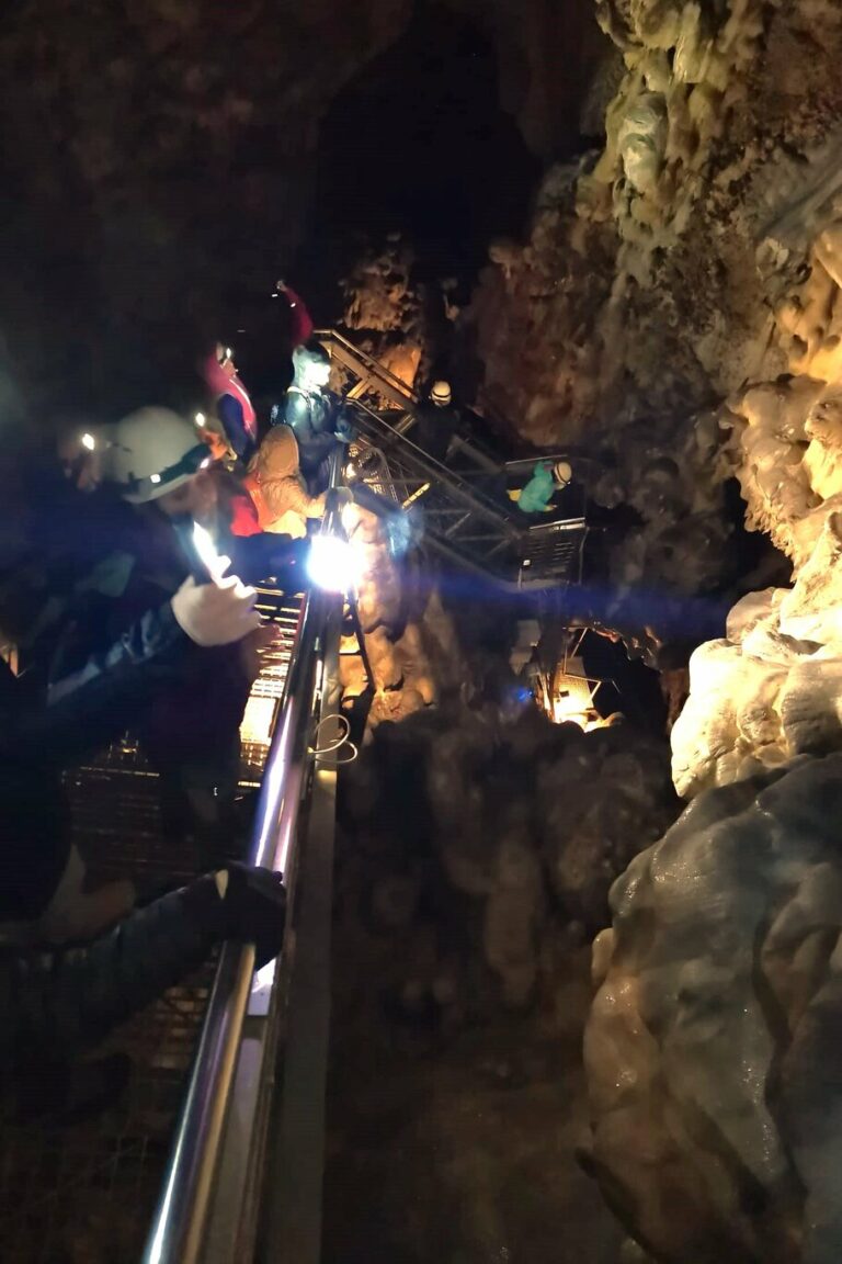 grotta_monte_cucco_teambuilding_eventi_attività_natura