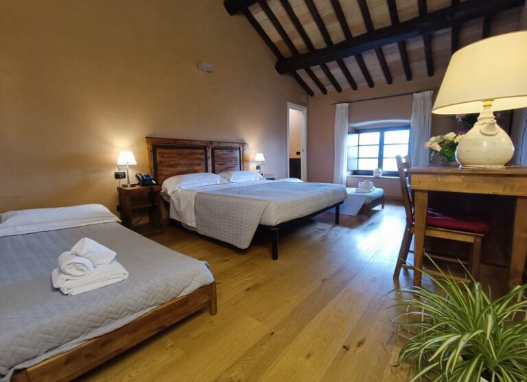 deluxe_quadrupla_baccaresca-castello-medievale-spa-relax-cucina-tipica.jpg