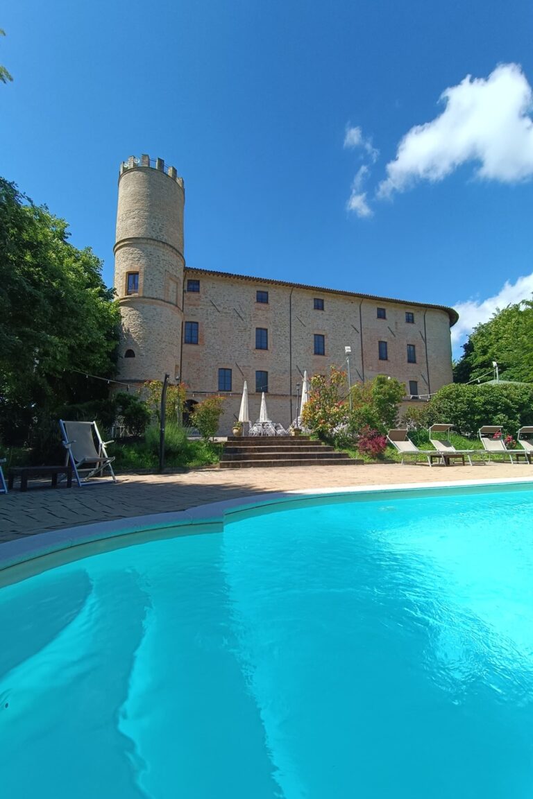 offerta-soggiorno-con-piscina-gubbio-hotel.jpeg.jpeg